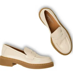 PAVEMENT NAYELI PATENT LOAFERS LYS SAND